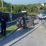 EXCESO DE VELOCIDAD PROVOCA VOLCADURA