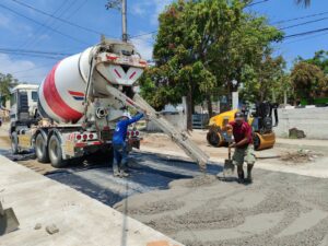 Avanza al 80 % la reposición de colector sanitario en la colonia Enrique Cárdenas González