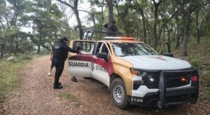 Guardia Estatal rescata a adulto mayor y niño extraviados en Pino Solo