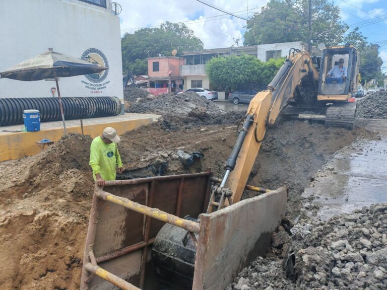 Avanza rehabilitación de socavón en la colonia Guadalupe Victoria