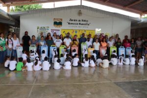Adolescentes en conflicto con la Ley Penal elaboran y donan mobiliario de creación artística a Jardín de Niños de Güémez