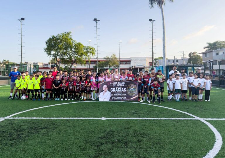 Monica Villarreal inaugura cancha de fútbol y lleva a cabo Jornada de Bienestar en la Col. Guadalupe Victoria