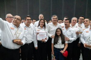 Gobernador reconoce a la UAT por su aportación a la investigación en el campo energético