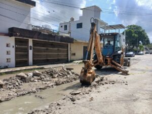 Avanza COMAPA SUR en la renovación de la red sanitaria con obra en la colonia La Paz