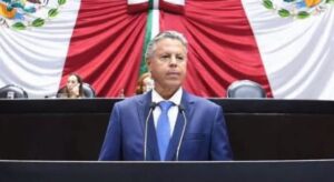 Chucho y PAN proponen limitar adjudicaciones directas