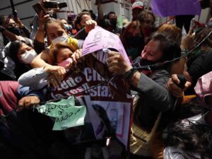 Se anotan en Morena 5,000 interesados para 300 candidaturas
